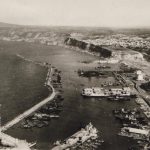 Oran (Algérie), vers 1920. Au premier plan, à gauche, tour-clocher (1873) et chapelle de 1851 de Notre-dame du Salut à Santa-Cruz.