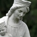 Notre prière est portée par celle de la Mère de Dieu.